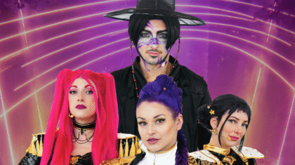 Rumi, Zoey et Mira, trois chanteuses professionnelles et chasseuses de démons, ainsi que Jinu, leader des Saja Boys… et démon
