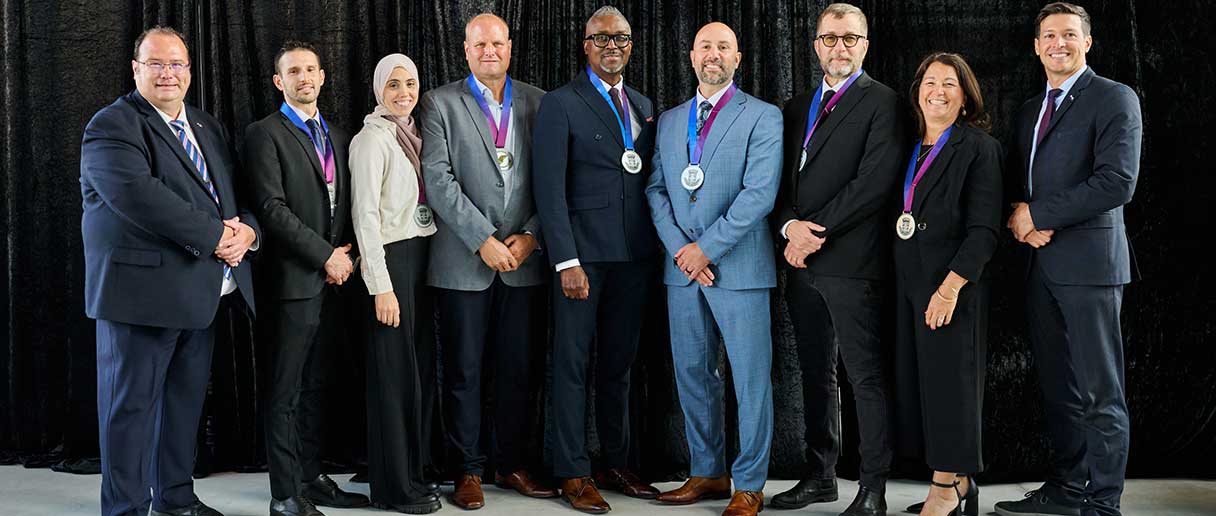 De gauche à droite sur la photo : Pierre Brabant, Farid Amer Ouali, Tasnim Alami-Laroussi, Jocelyn Gibouleau, Yves-Michel Volcy, Pascal Vincent, Luc De Larochellière, Stéphanie Leblanc, Stéphane Boyer.