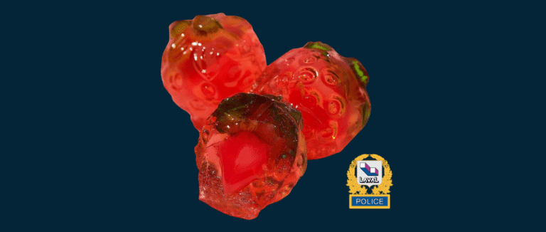 Photo de bonbon en gelé en forme de fraise.