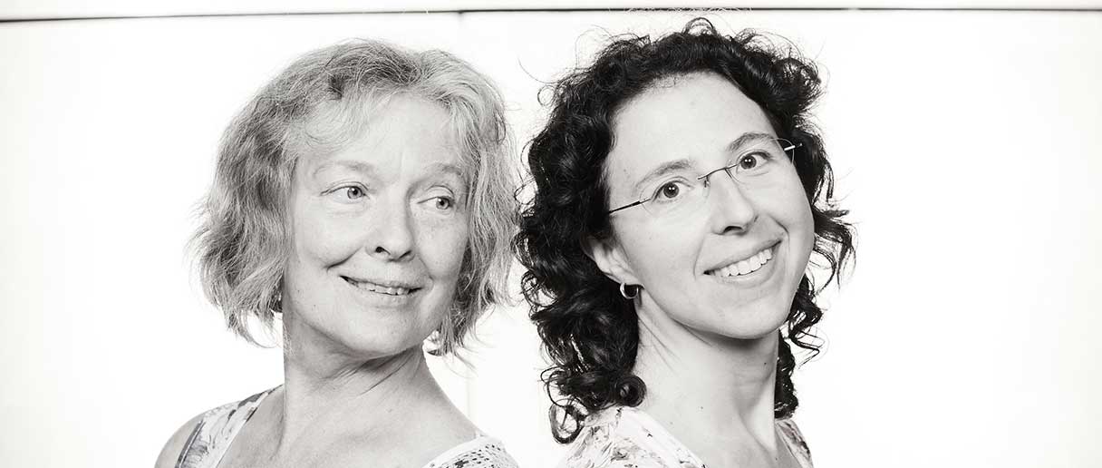 Marianne trudel et Karen Young en noir et blanc