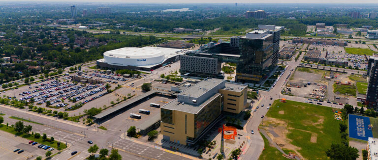 Vue aérienne de la Place Claude-Léveillée