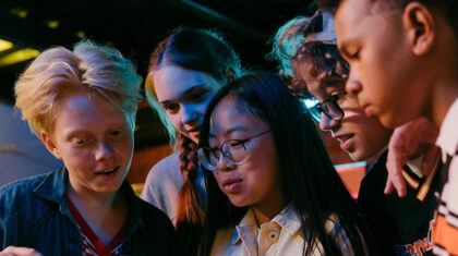 Des ados à une soirée