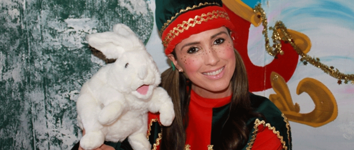 Lutin Confiance et sa marionnette du spectacle Les lutineries de Noël