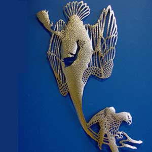 I May Flirt a Little, But I’m No Yellow Peril (Chinese Fever), 2009 Vinyl doré découpé à la main 90 x 90 x 1 cm