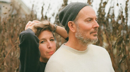 CATHERINE MAJOR ET JEFF MORAN Ils sont amoureux, parents et collaborateurs. Elle compose des musiques, il écrit des paroles.