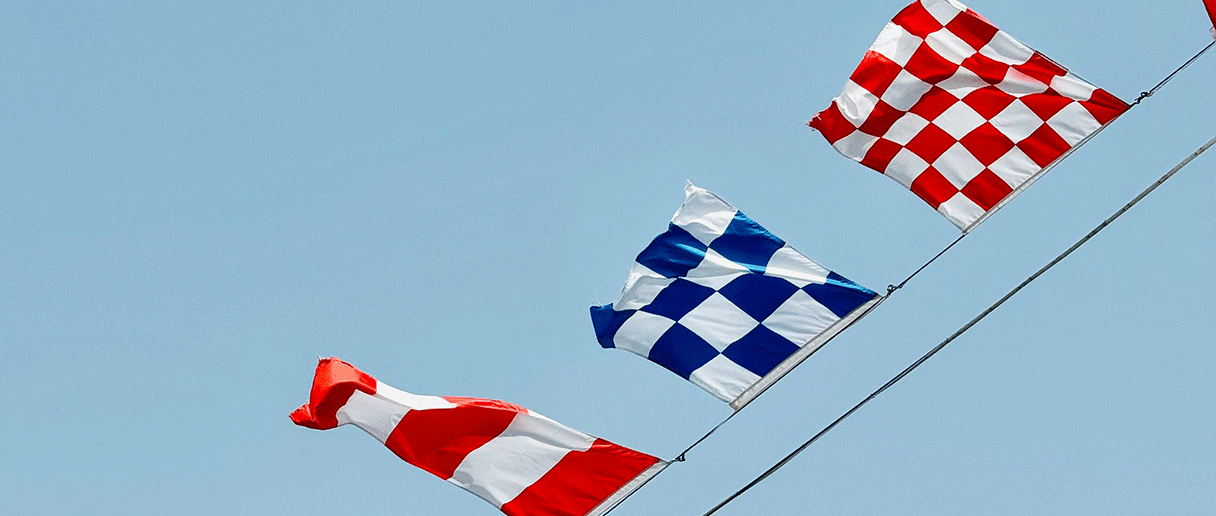 code international des signaux maritimes en drapeaux