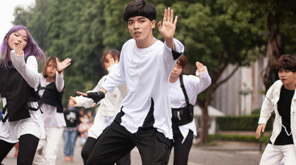 Des jeunes qui dansent la k-pop